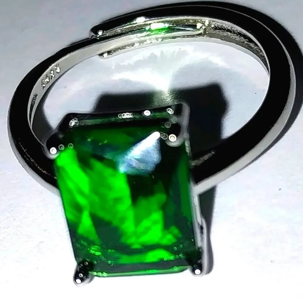 Ladies Emerald 925 Adjustable Promise Ring